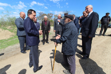 İcra başçısı rayonun Çaylı, Daş Salahlı kəndlərində və şəhərin Ələddin Qədirov küçəsində vətəndaşların müraciətləri ilə yerində maraqlanıb