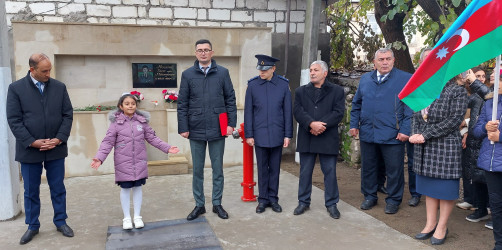 Qazaxın Qarapapaq kəndində Birinci Qarabağ müharibəsi şəhidi Nəsimi Hüseynovun xatirəsinə inşa edilmiş bulağın açılışı olub