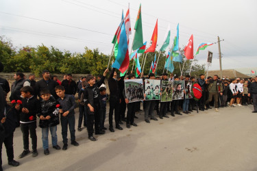 Bu gün döyüş yoldaşlarının "Qara qartal" ləqəbi verdiyi “Azərbaycan Bayrağı” ordenli kiçik gizir Röyal Mədətovun adını əbədiləşdirən ikinci bulağın açılışı olub 