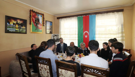 “Azərbaycan Bayrağı” ordenli Vətən müharibəsi şəhidi baş leytenant Xaliddin Nəsibovun ailəsi ziyarət olunub