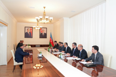 Dövlət Komitəsinin sədri Qazaxda vətəndaşların müraciətlərini dinləyib