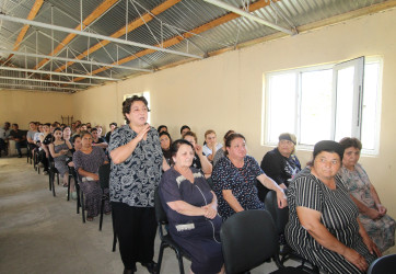 Qazaxda icra başçısının vətəndaşlarla keçirilən növbəti səyyar görüşü Bakı küçəsində 1,2,2A saylı binalarda yaşayan sakinlərlə olub