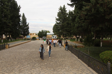 Qazaxda dərslərə başlayan ADA Universitetinin Azərbaycan dilindəki yeni magistr proqramının tələbələri rayonun görməli yerlərinə ekskursiya ediblər