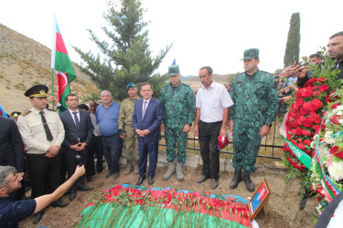 Qazaxda şəhid baş gizir Azər Məmmədov doğulduğu Kəmərli kəndində son mənzilə yola salındı