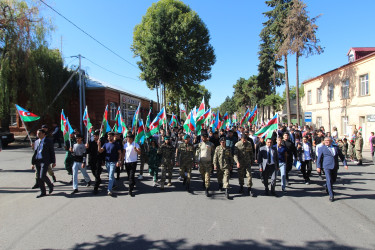 Qazaxda Vətən müharibəsi şəhidlərinin xatirəsinə həsr olunmuş yürüş və ağacəkmə aksiyası keçirilib