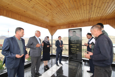 Qazaxda icra başçısı 27 Sentyabr - Anım Günü ərəfəsində Vətən müharibəsi şəhidlərinin məzarlarını ziyarət edib