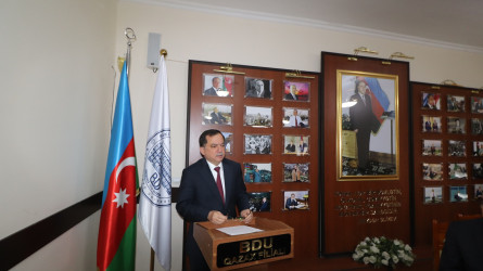 “Heydər Əliyev müasir dövlətçiliyimizin banisidir” mövzusunda keçirilən Beynəlxalq Elmi Konfransın bağlanış tədbiri BDU-nun Qazax filialında olub