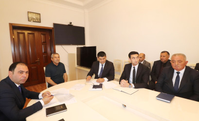 Qazax RİH-də keçirilən ümumi qəbulda icra başçısı vətəndaşların müraciətini dinləyib