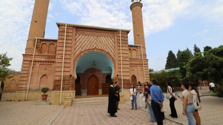 Qazaxda səfərdə olan “Gənc alimlərin yay düşərgəsi”nin iştirakçıları rayonun görməli yerlərinə ekskursiya ediblər