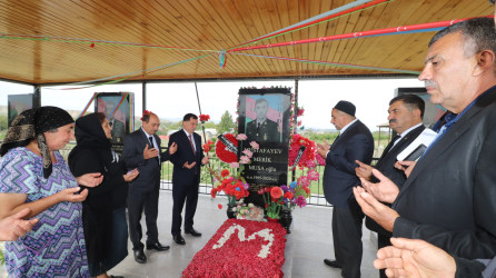 Qazaxda icra başçısı 27 Sentyabr - Anım Günü ərəfəsində Vətən müharibəsi şəhidlərinin məzarlarını ziyarət edib