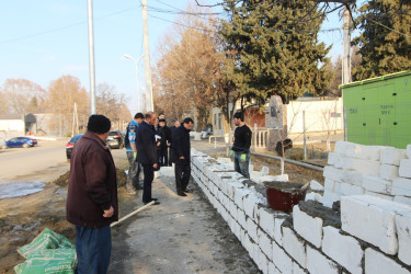 Qazaxda icra başçısı Nəriman Nərimanov yaşayış massivində aparılan abadlıq işləri ilə tanış olub