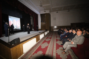 Şuşa Dövlət Musiqili Dram Teatrı Qazaxda Xalq şairi Zəlimxan Yaqubun “Böyük ömrün dastanı” poeması əsasında hazırlanmış eyniadlı ədəbi-bədii kompozisiya təqdim edib