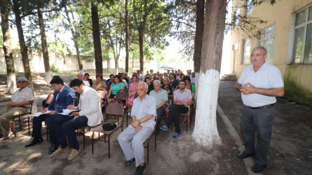 Millət vəkili Səməd Seyidov bu gün Daş Salahlı, Kəmərli və Aslanbəyli kəndlərində yaşayan sakinlərlə görüşüb