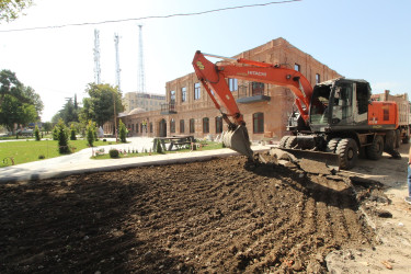 İcra başçısı Qazax Müəllimlər Seminariyasında və ətrafında aparılan son tamamlanma işləri ilə maraqlanıb