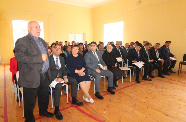 Qazaxda icra başçısının may ayında vətəndaşlarla keçirilən ilk səyyar görüşü sərhəddə yerləşən Məzəm kəndində olub