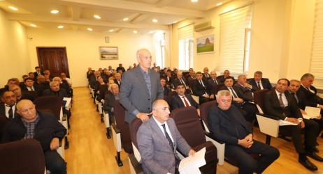 Qazaxda iri heyvandarlıq təsərrüfatı sahiblərinin iştirakı ilə iclas keçirilib