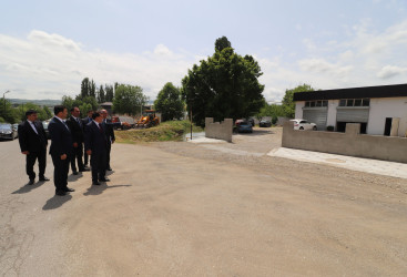 Qazaxda Prezident Administrasiyasının nümayəndəsi və İcra başçısı şəhərin Əliağa Şıxlinski küçəsində aparılan abadlıq işləri ilə yerində tanış olublar