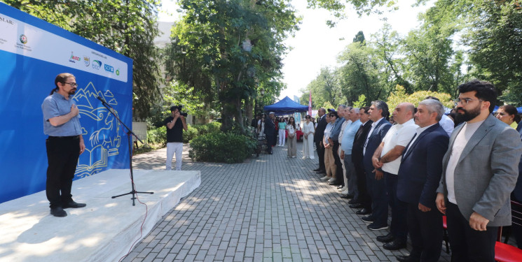 Xalq Şairi Səməd Vurğunun 120 illiyinə həsr olunmuş I Qazax Kitab Sərgisi keçirilib