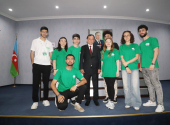 İcra başçısı Qazaxda səfərdə olan düşərgə iştirakçıları ilə görüşüb