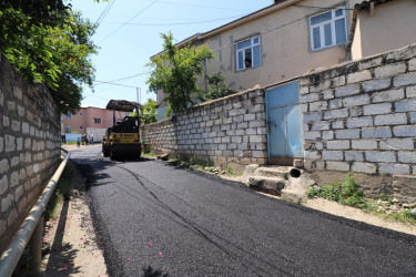 Qazaxda Nəriman Nərimanov yaşayış massivində yeni asfalt örtüyü döşənən məhəllədaxili yollardan - FOTOLAR