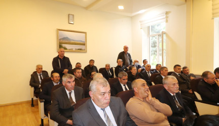 Qazaxda iri heyvandarlıq təsərrüfatı sahiblərinin iştirakı ilə iclas keçirilib