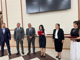 Qazaxda icra başçısı səhiyyə sahəsində çalışan bir qrup tibb işçisini peşə bayramları münasibətilə Fəxri Fərmanla təltif edib