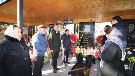 Qazaxda 31 dekabr - Dünya Azərbaycanlılarının Həmrəyliyi Günü və Yeni il bayramı ərəfəsində şəhidlərin məzarları ziyarət edilib