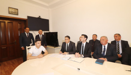 Qazax RİH-də keçirilən ümumi qəbulda icra başçısı vətəndaşların müraciətini dinləyib