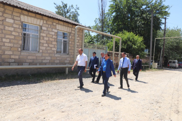 İcra başçısı yeni asfalt örtüyü vurulan Bakı küçəsində görülmüş işlərlə yerində tanış olub