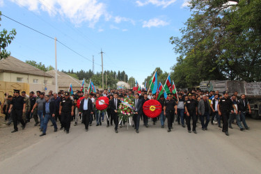 Qazaxda şəhid gizir Azad Kərimov doğulduğu Daş Salahlı kəndində torpağa tapşırılıb