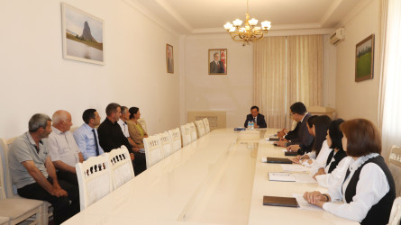 İcra başçısı vətəndaşları fərdi qəbul edərək müraciətlərini dinləyib