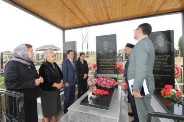 Qazaxda 27 Sentyabr - Anım Günü ərəfəsində Vətən yolunda canlarından keçən Şəhidlər məzarları başında yad olunub