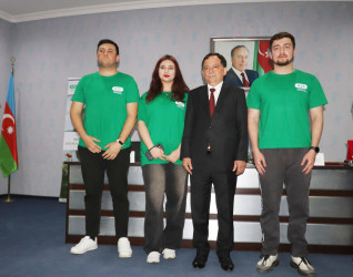 İcra başçısı Qazaxda səfərdə olan düşərgə iştirakçıları ilə görüşüb