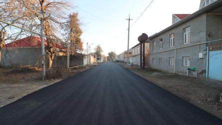 Qazaxda icra başçısı yeni asfalt örtüyü vurulmuş küçələrdə görülmüş işlərlə tanış olub