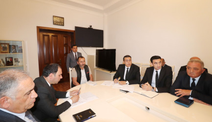 Qazax RİH-də keçirilən ümumi qəbulda icra başçısı vətəndaşların müraciətini dinləyib