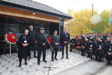 Bu gün döyüş yoldaşlarının "Qara qartal" ləqəbi verdiyi “Azərbaycan Bayrağı” ordenli kiçik gizir Röyal Mədətovun adını əbədiləşdirən ikinci bulağın açılışı olub 