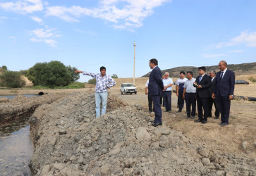 İcra başçısı Daş Salahlı kənd sakinlərinin su təminatının yaxşılaşdırılması istiqamətində görülən işlərlə yerində maraqlanıb