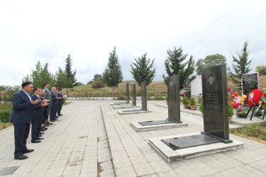 Qazaxda 27 Sentyabr - Anım Günü ərəfəsində Vətən müharibəsi şəhidlərinin məzarları ziyarət edilib