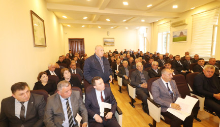 Qazaxda iri heyvandarlıq təsərrüfatı sahiblərinin iştirakı ilə iclas keçirilib