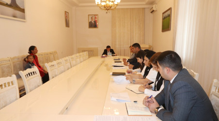 İcra başçısı vətəndaşları fərdi qəbul edərək müraciətlərini dinləyib