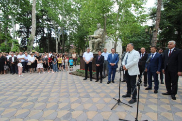 Qazaxda Xalq yazıçısı İsmayıl Şıxlının adını daşıyan park əsaslı təmirdən sonra yenidən sakinlərin istifadəsinə verilib