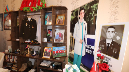 Qazaxda Vətən müharibəsinin həkim şəhidi peşə bayramında məzarı başında yad edilib