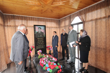 Qazaxda icra başçısı 27 Sentyabr - Anım Günü ərəfəsində Vətən müharibəsi şəhidlərinin məzarlarını ziyarət edib