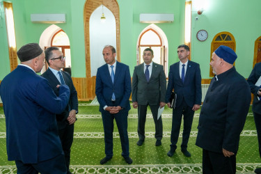 Komitə sədri Qazaxda yerləşən dini ibadətgahların fəaliyyəti ilə tanış olub