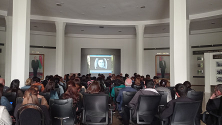Qazaxda “Zəngin mənəviyyata sahib əsl ziyalı, qayğıkeş ana, vəfalı ömür yoldaşı” adlı tədbir keçirilib