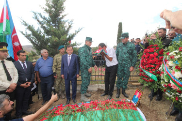 Qazaxda şəhid baş gizir Azər Məmmədov doğulduğu Kəmərli kəndində son mənzilə yola salındı