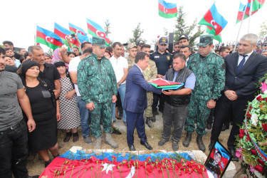 Qazaxda şəhid gizir Azad Kərimov doğulduğu Daş Salahlı kəndində torpağa tapşırılıb