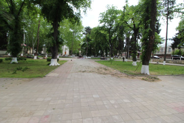 Qazaxda Xalq yazıçısı İsmayıl Şıxlının adını daşıyan parkda abadlıq işlərinə start verilib