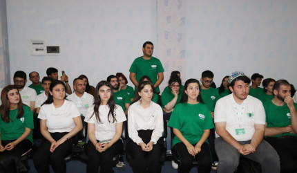 İcra başçısı Qazaxda səfərdə olan düşərgə iştirakçıları ilə görüşüb