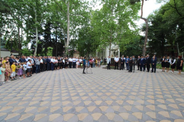 Qazaxda Xalq yazıçısı İsmayıl Şıxlının adını daşıyan park əsaslı təmirdən sonra yenidən sakinlərin istifadəsinə verilib